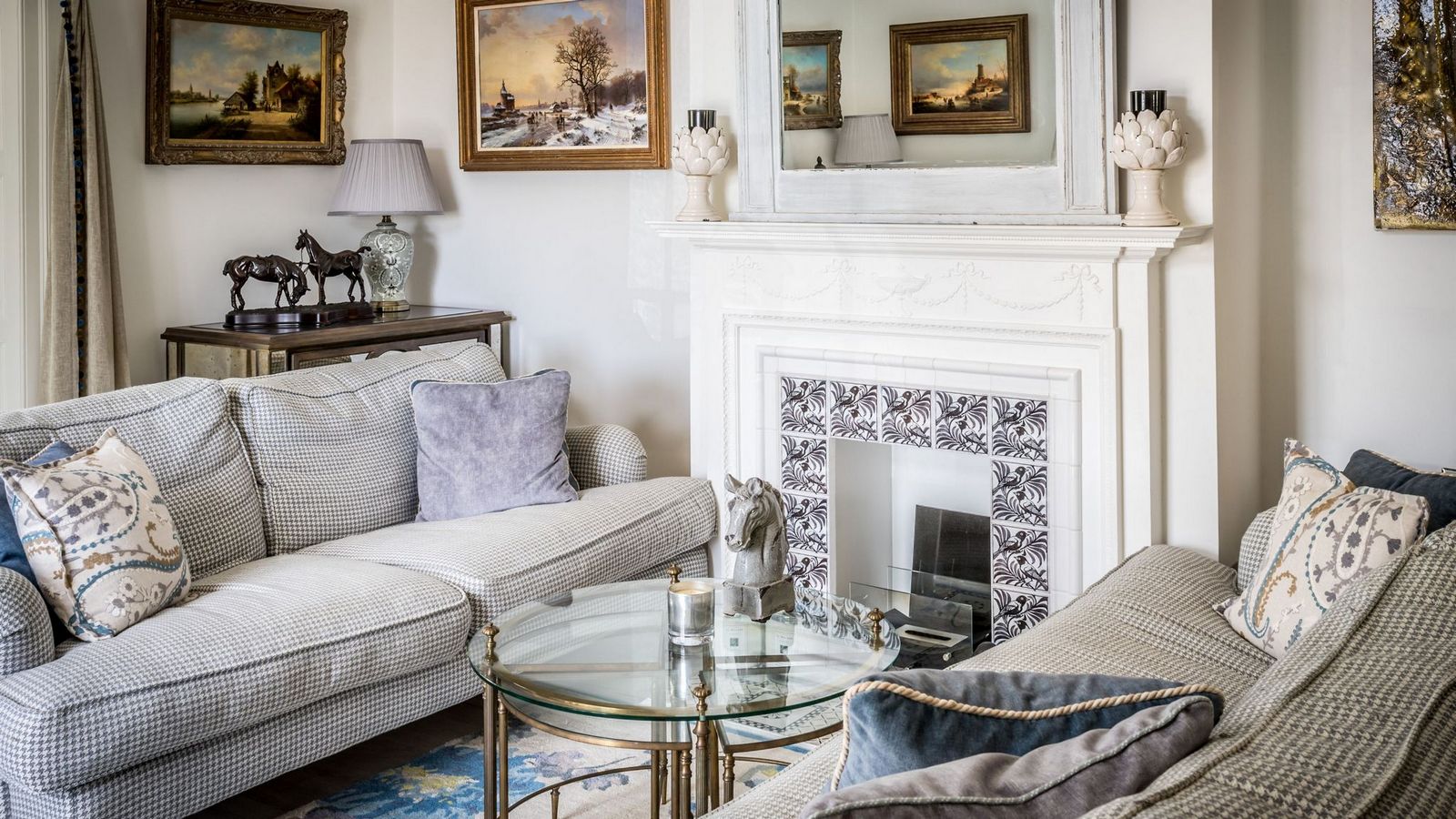 The_Sitting_Room